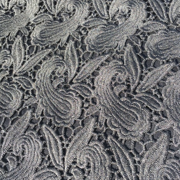 Black fully lined crochet Skirt - Picture 3 of 4